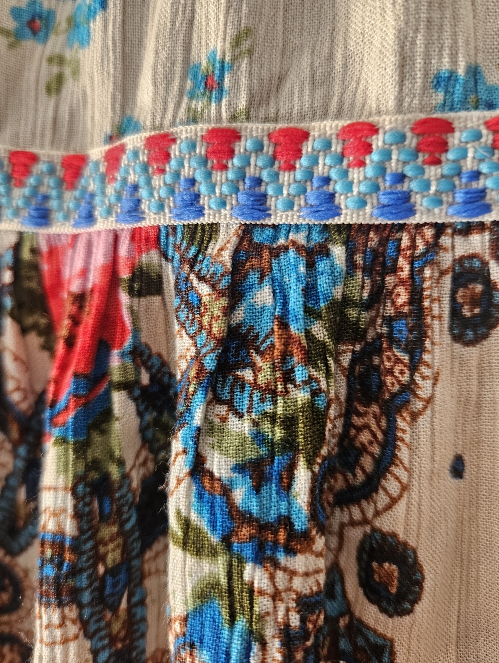 Bila Floral Paisley Boho Sleeveless Ruffle Blouse - Picture 6 of 11
